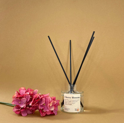 Reed Diffuser Cherry Blossom mit Kirschblüte und Jasmin von GlowHaus