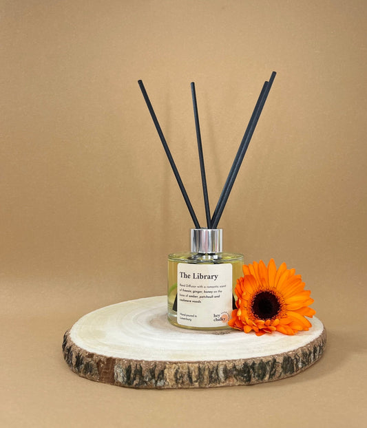 Reed Diffuser „The Library" | Bücher & Sandelholz | Raumduft Handgemacht - GlowHaus